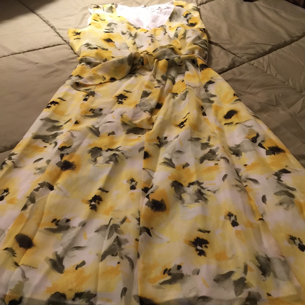 Jones Studio yellow green flare dress, size 8 Pre-owned